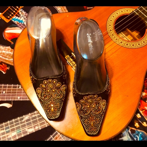 🌹Beautiful JohnFashion Embroidered, Beaded Slides - Picture 2 of 14